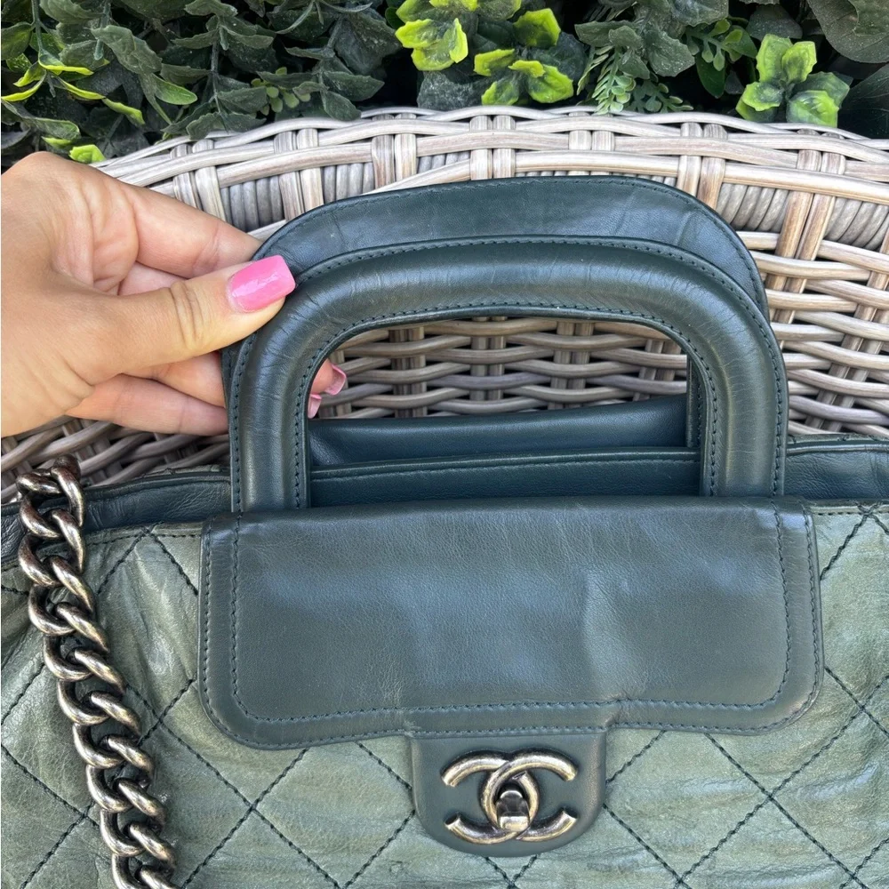 Authentic CHANEL in the mix iridescent khaki green tote 2011 winter collection
